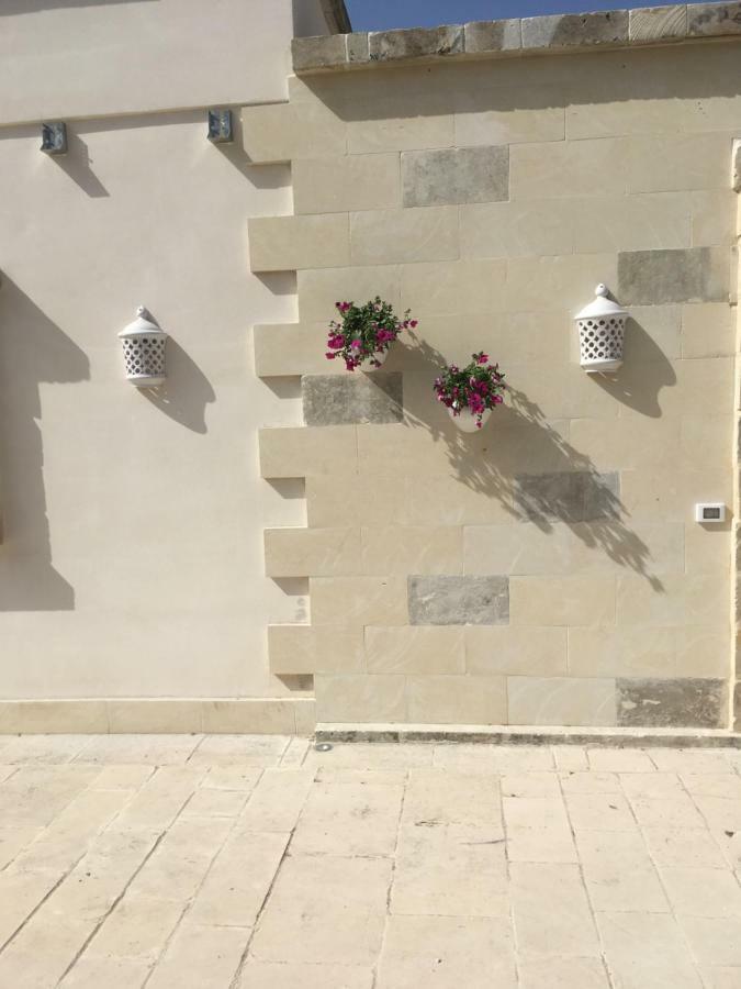 לינה וארוחת בוקר מלנדוניו Le Tre Colonne מראה חיצוני תמונה